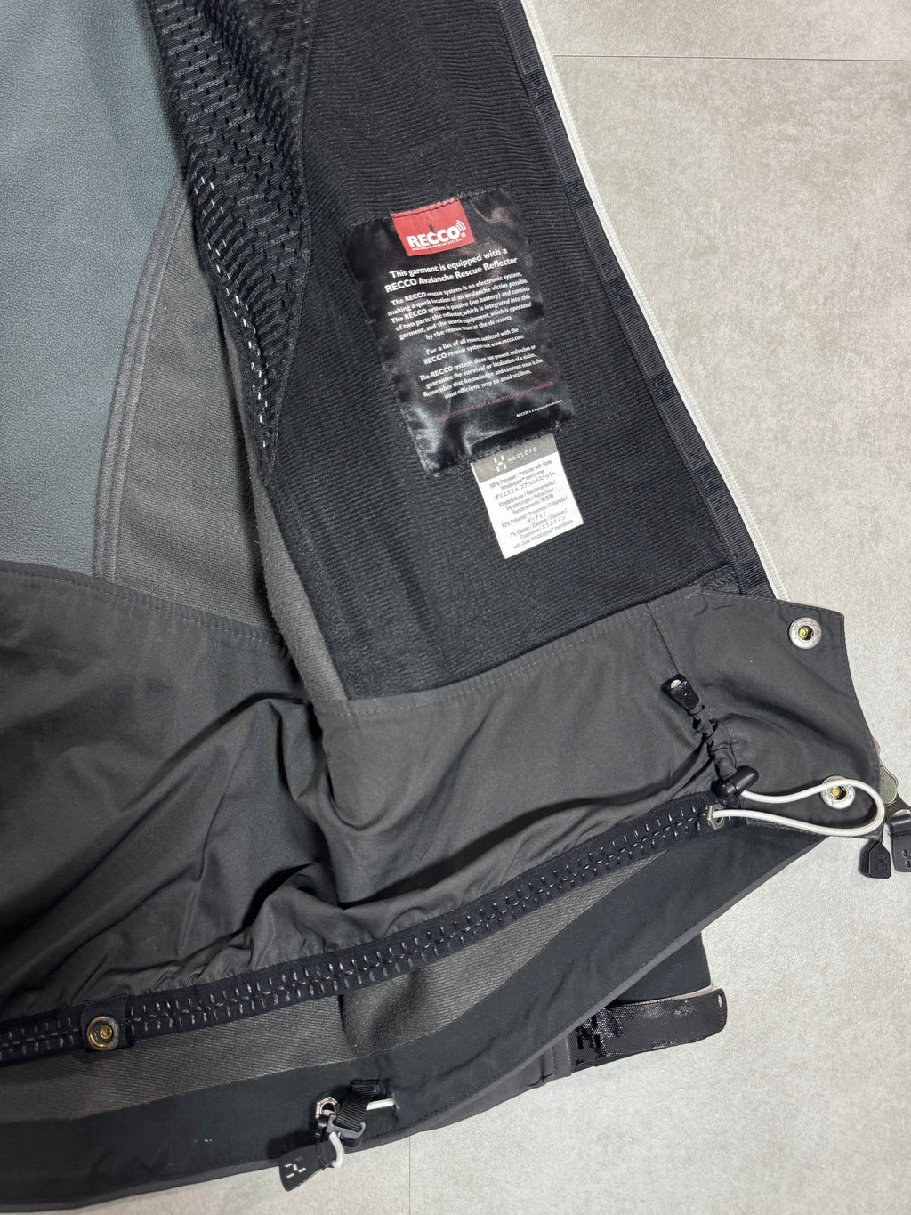 Veste alpinisme Haglöfs Recco Windstopper
YKK Dwr - Taille S