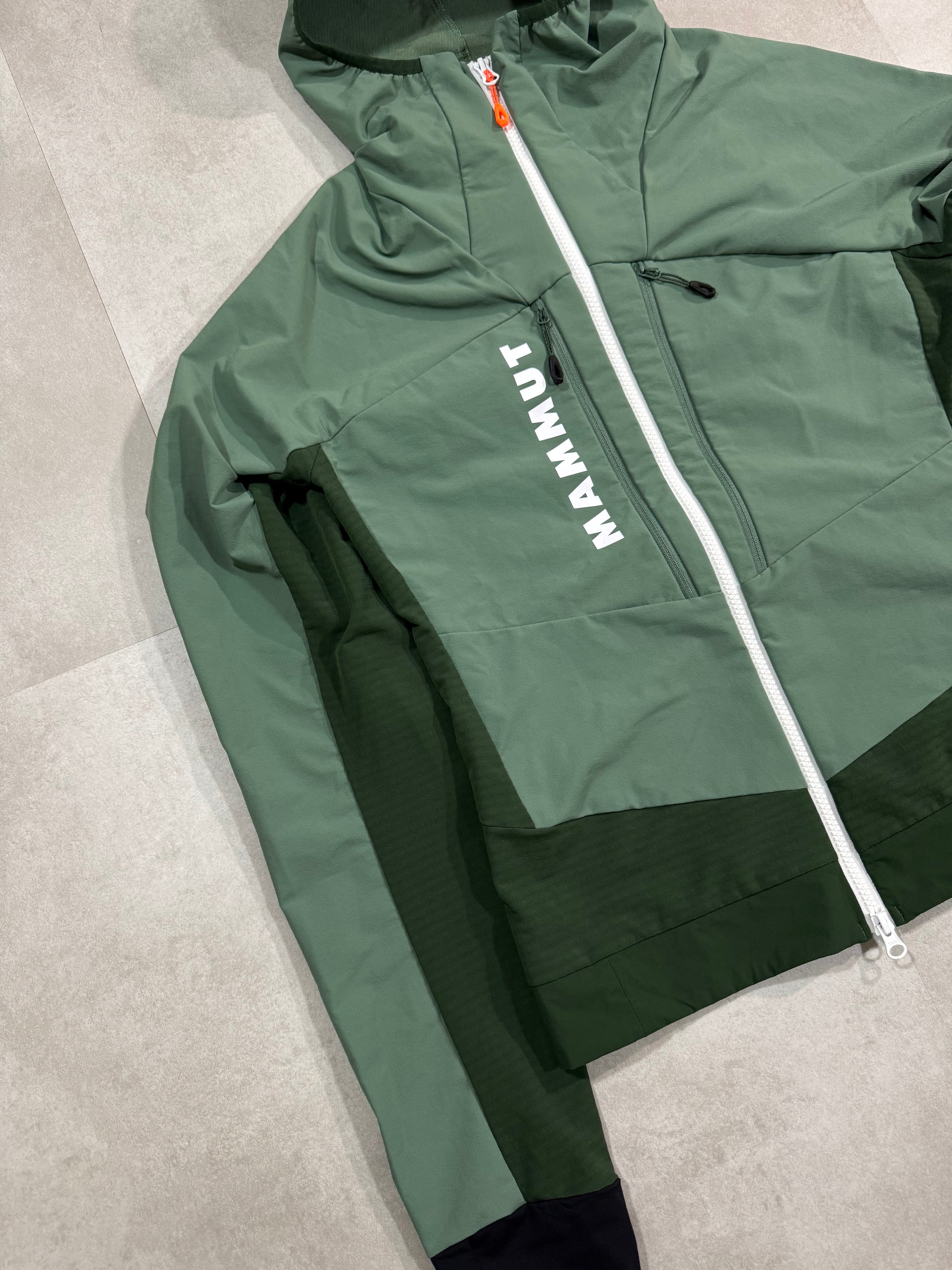 Veste Mammut Aenergy SO
Homme Hybrid Hooded Jacket
DWR YKK Vislon - Taille M