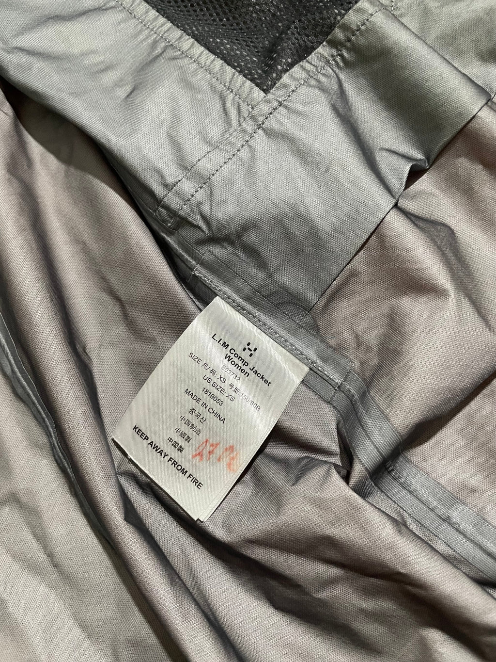 Hardshell 3L Haglöfs GoreTex LIM
Ykk - Taille Xs