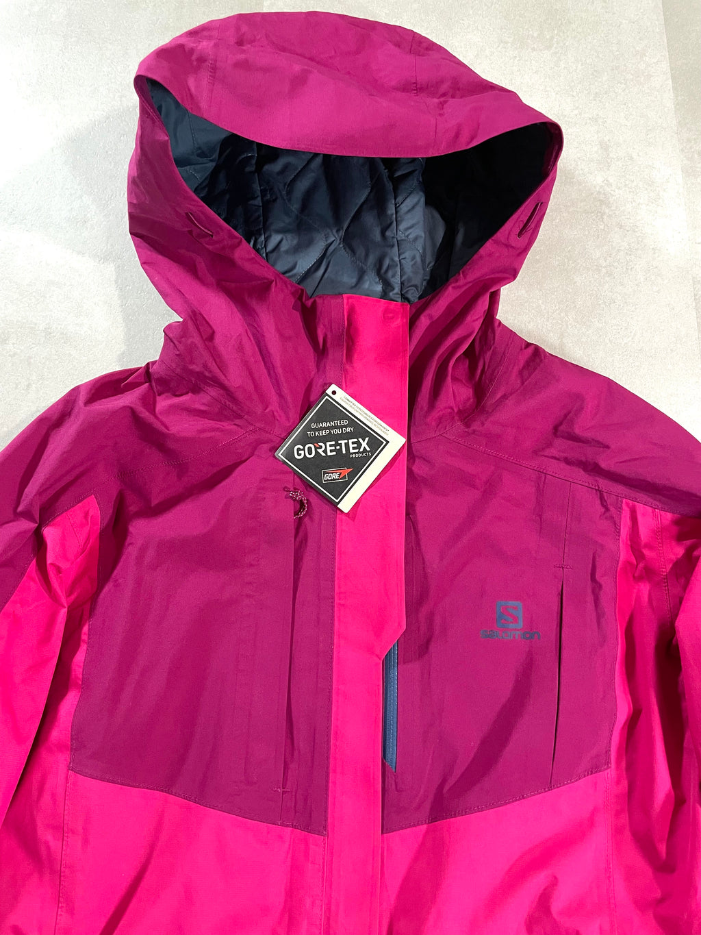 Hardshell 3L Salomon Gore-Tex
YKK Vislon matelassé - Taille M