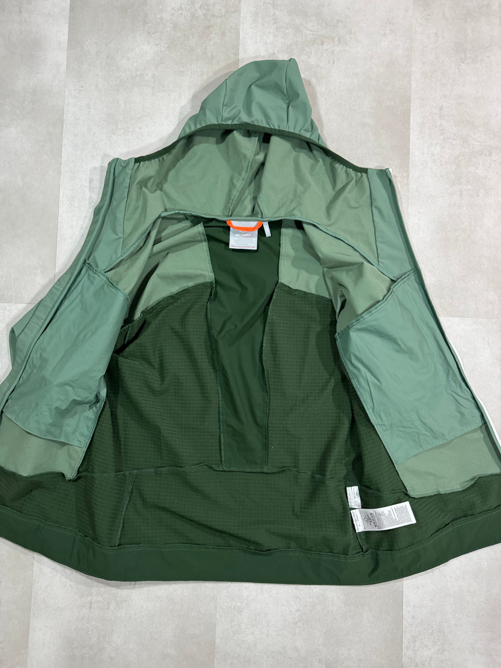 Veste Mammut Aenergy SO
Homme Hybrid Hooded Jacket
DWR YKK Vislon - Taille M