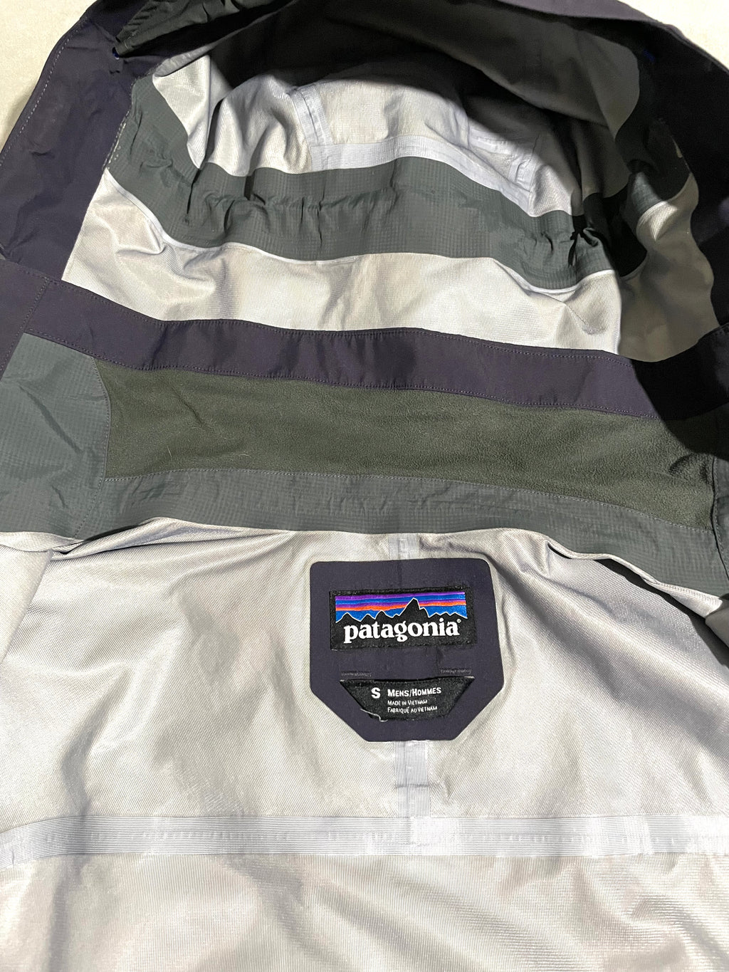 Hardshell 3L Patagonia Triolet
GoreTex YKK DWR - Taille S