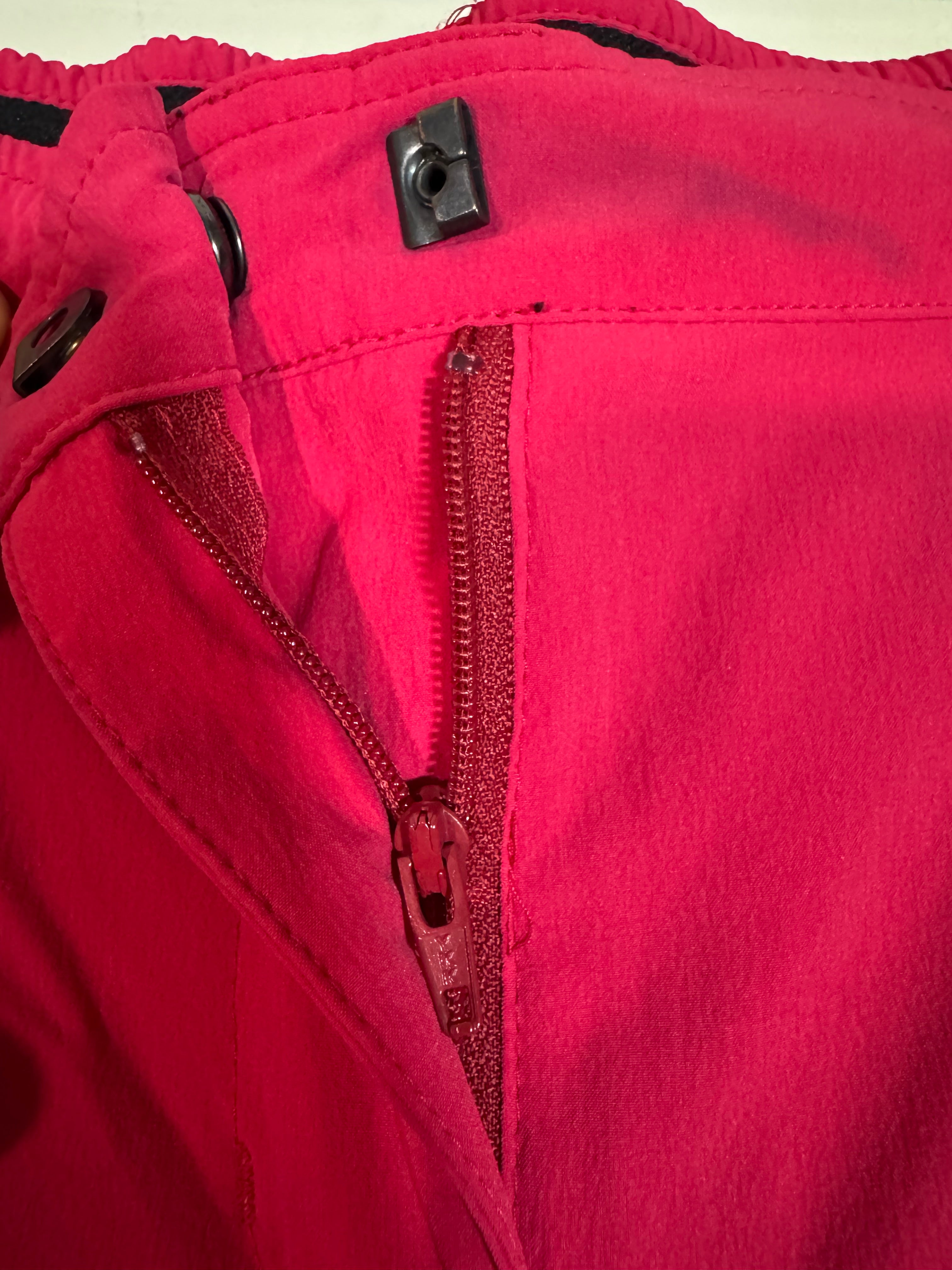 Pantalon softshell technique Millet – Randonnée / Trek / Alpinisme – Taille 34