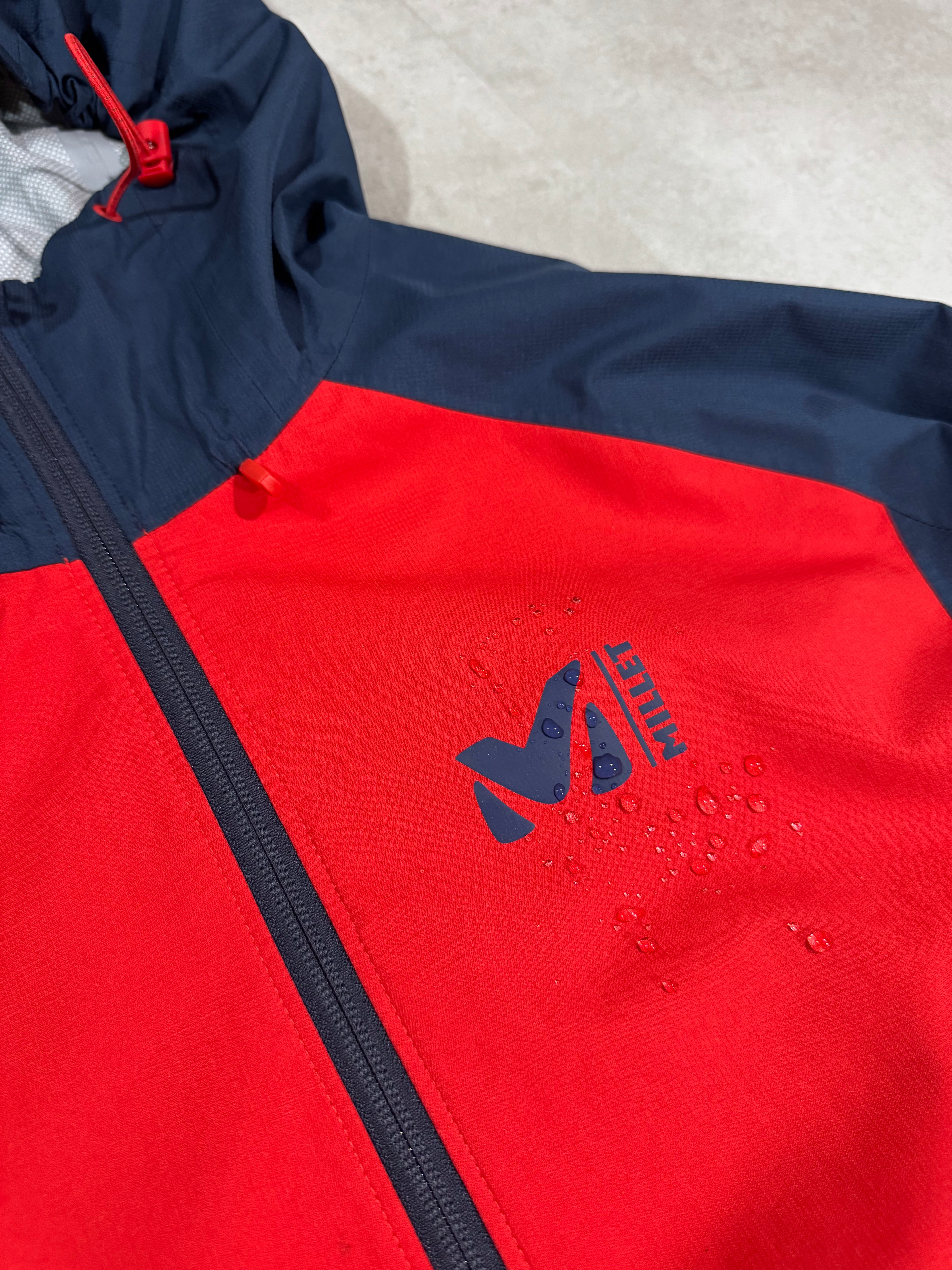 Hardshell  Millet 2,5L Fitz Roy III JKT 
 - Alpinisme / Randonnée / Trail - Taille L