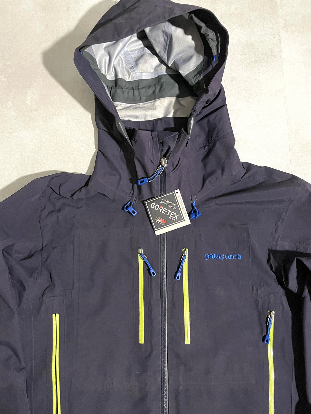 Hardshell 3L Patagonia Triolet
GoreTex YKK DWR - Taille S