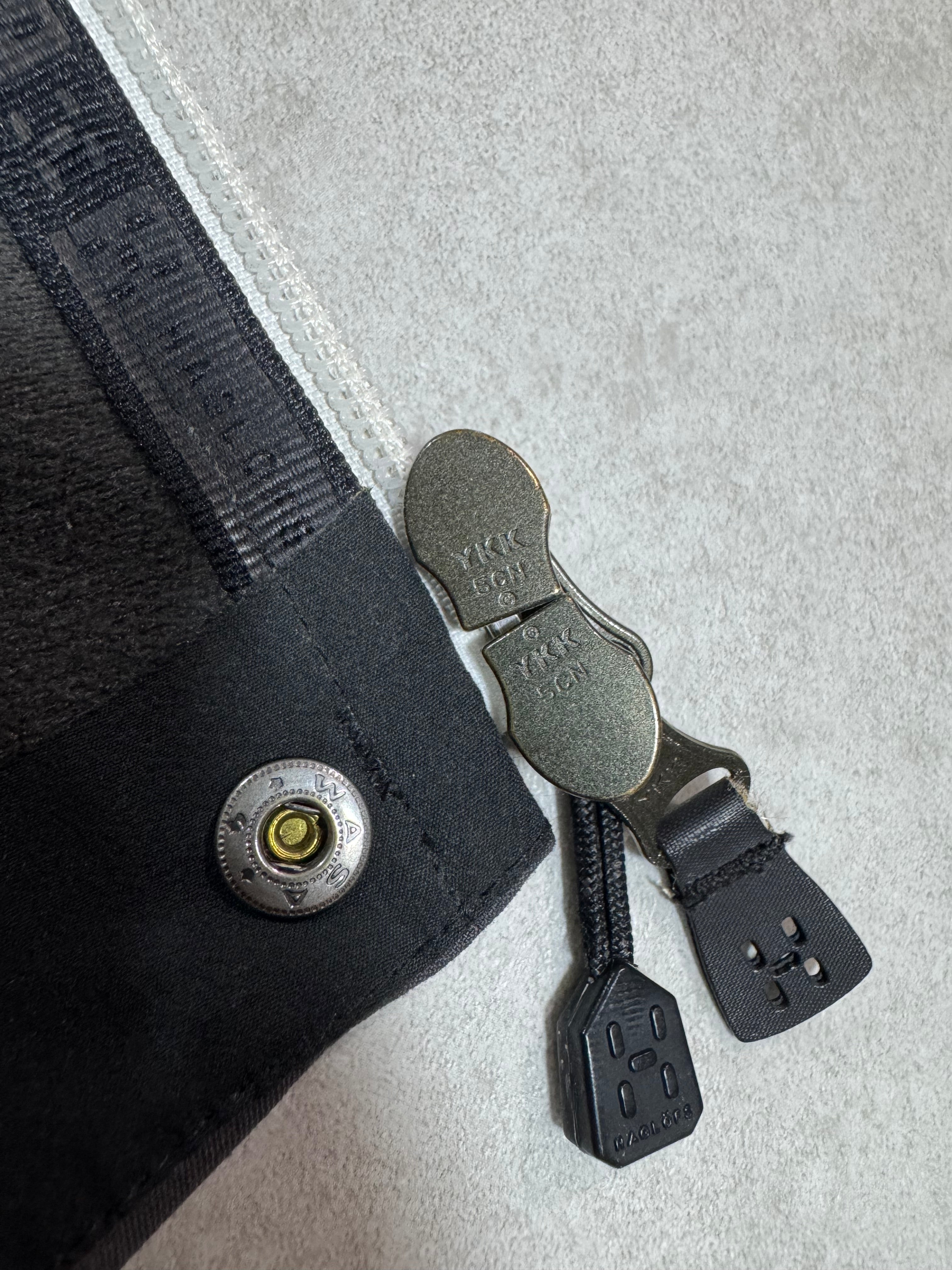 Veste alpinisme Haglöfs Recco Windstopper
YKK Dwr - Taille S