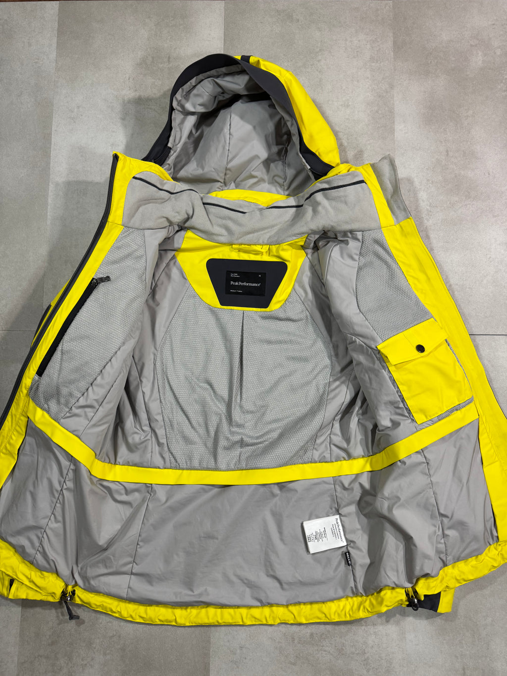 Veste de ski et Alpinisme
PeakPerformance Subadia W
ThermaCool Recco DWR YKK -
Taille L