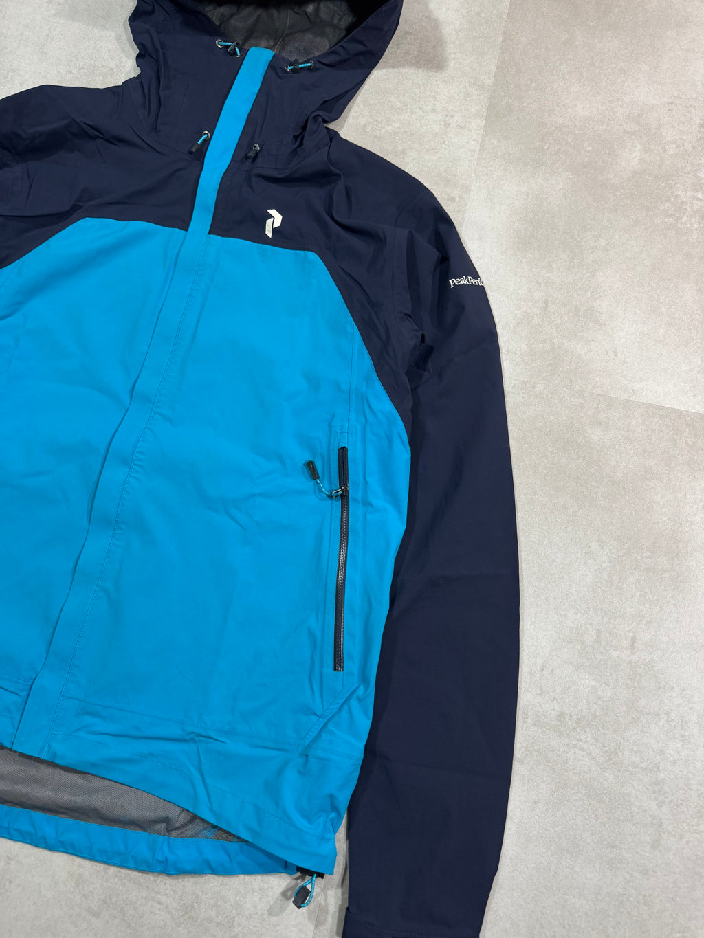 Hardshell 3L PeakPerformance
Swift J R&D Hipe Core + DWR - Taille M