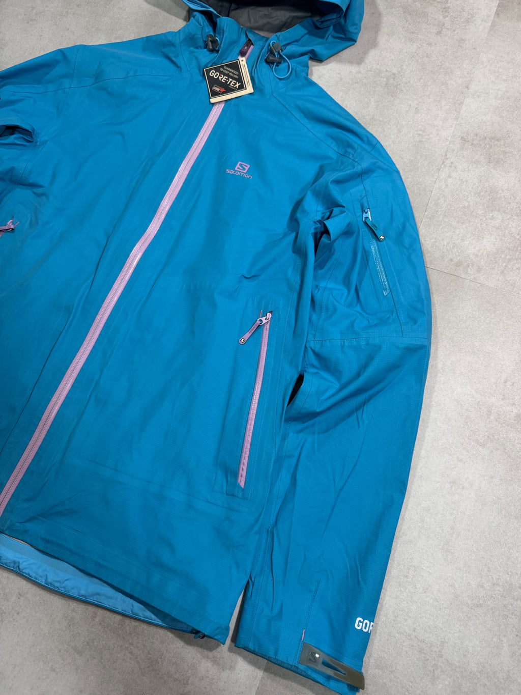 Hardshell 3L Salomon GoreTex
YKK - Taille L