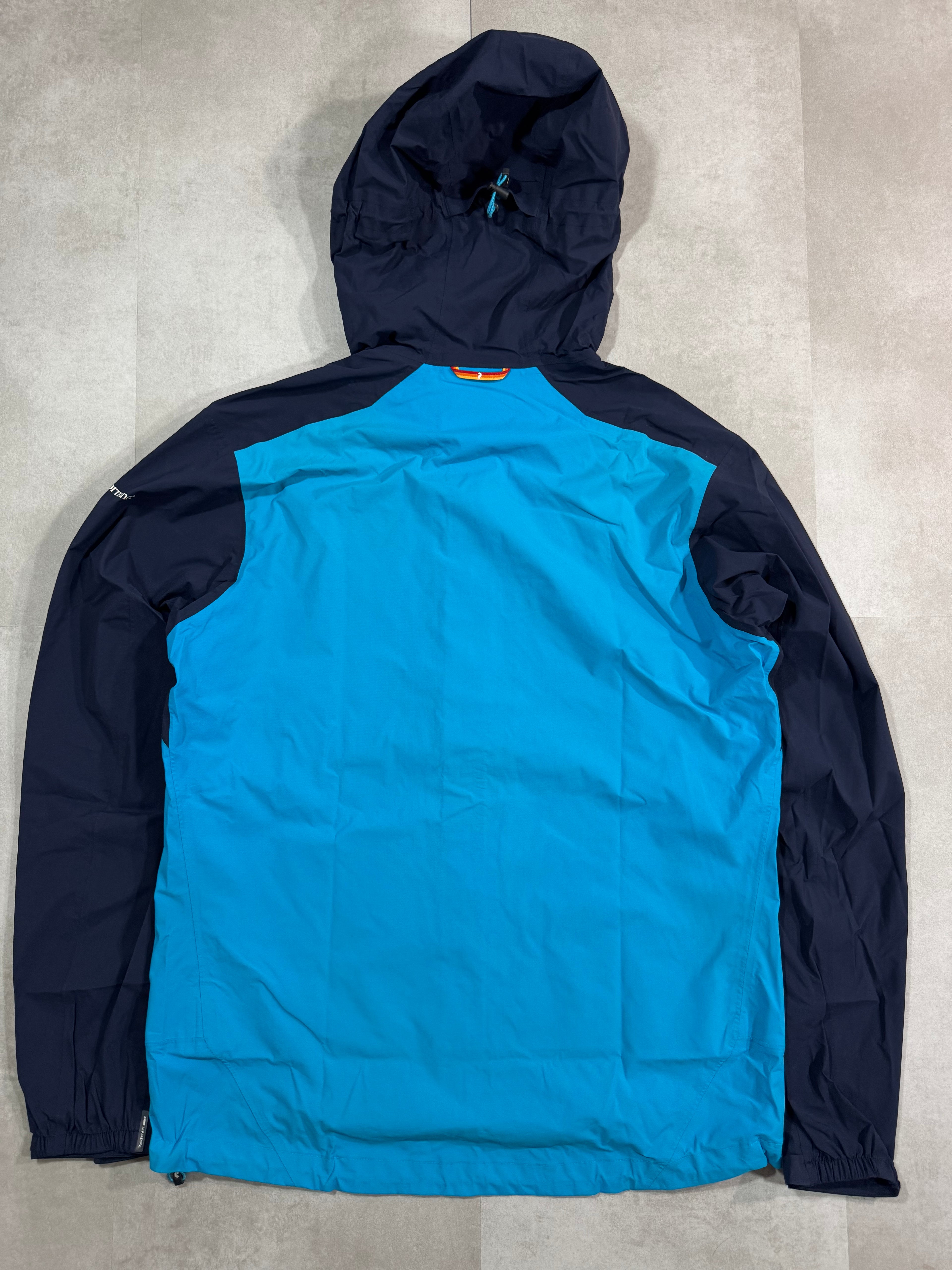 Hardshell 3L PeakPerformance
Swift J R&D Hipe Core + DWR - Taille M