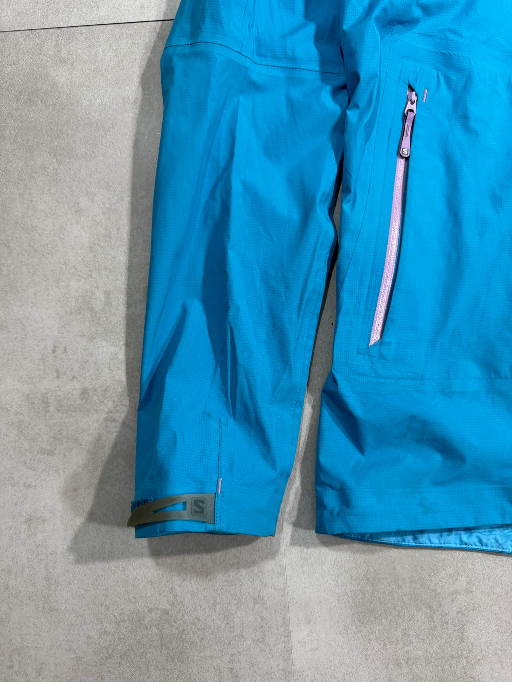 Hardshell 3L Salomon GoreTex
YKK - Taille L