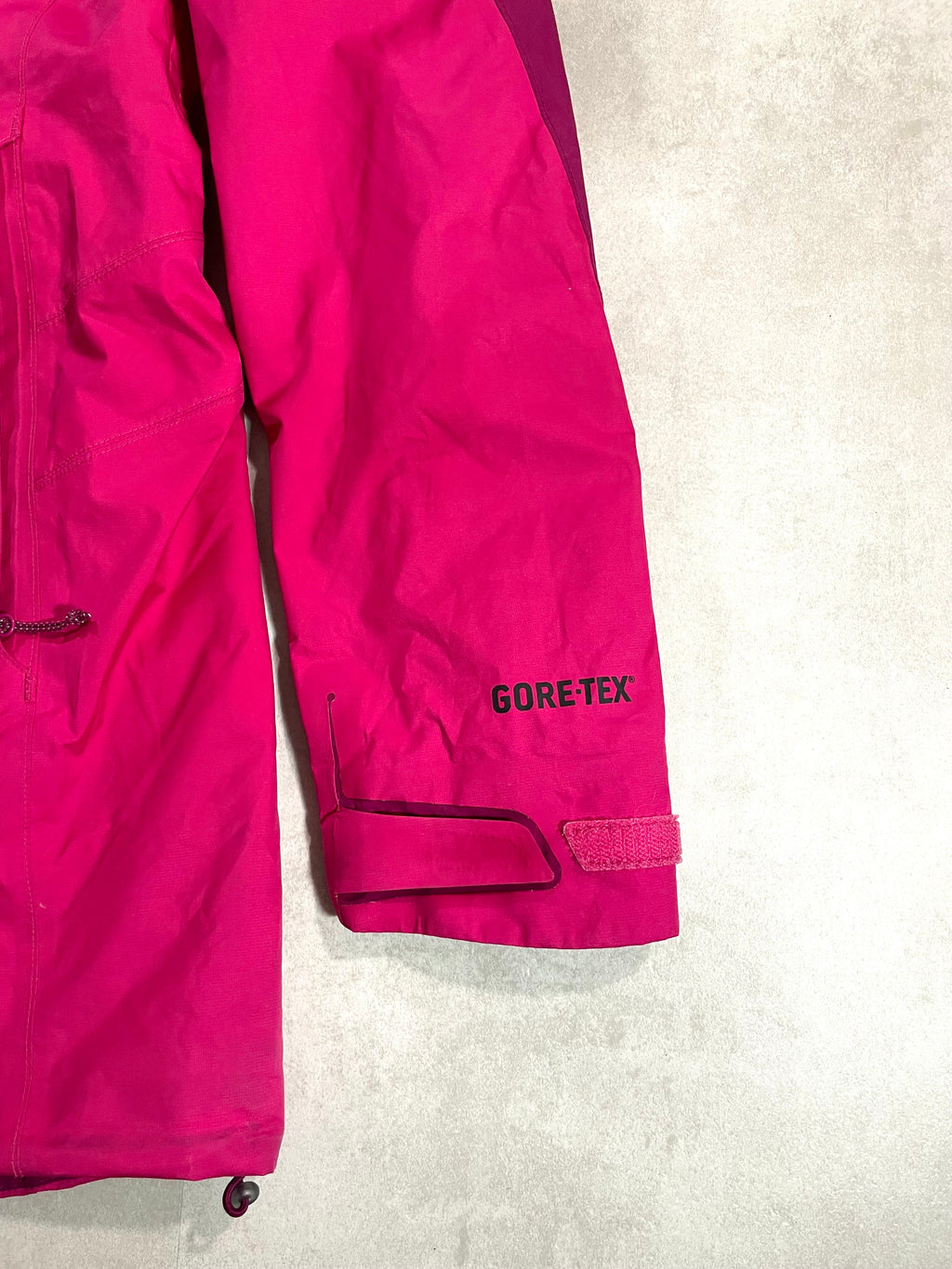 Hardshell 3L Salomon Gore-Tex
YKK Vislon matelassé - Taille M