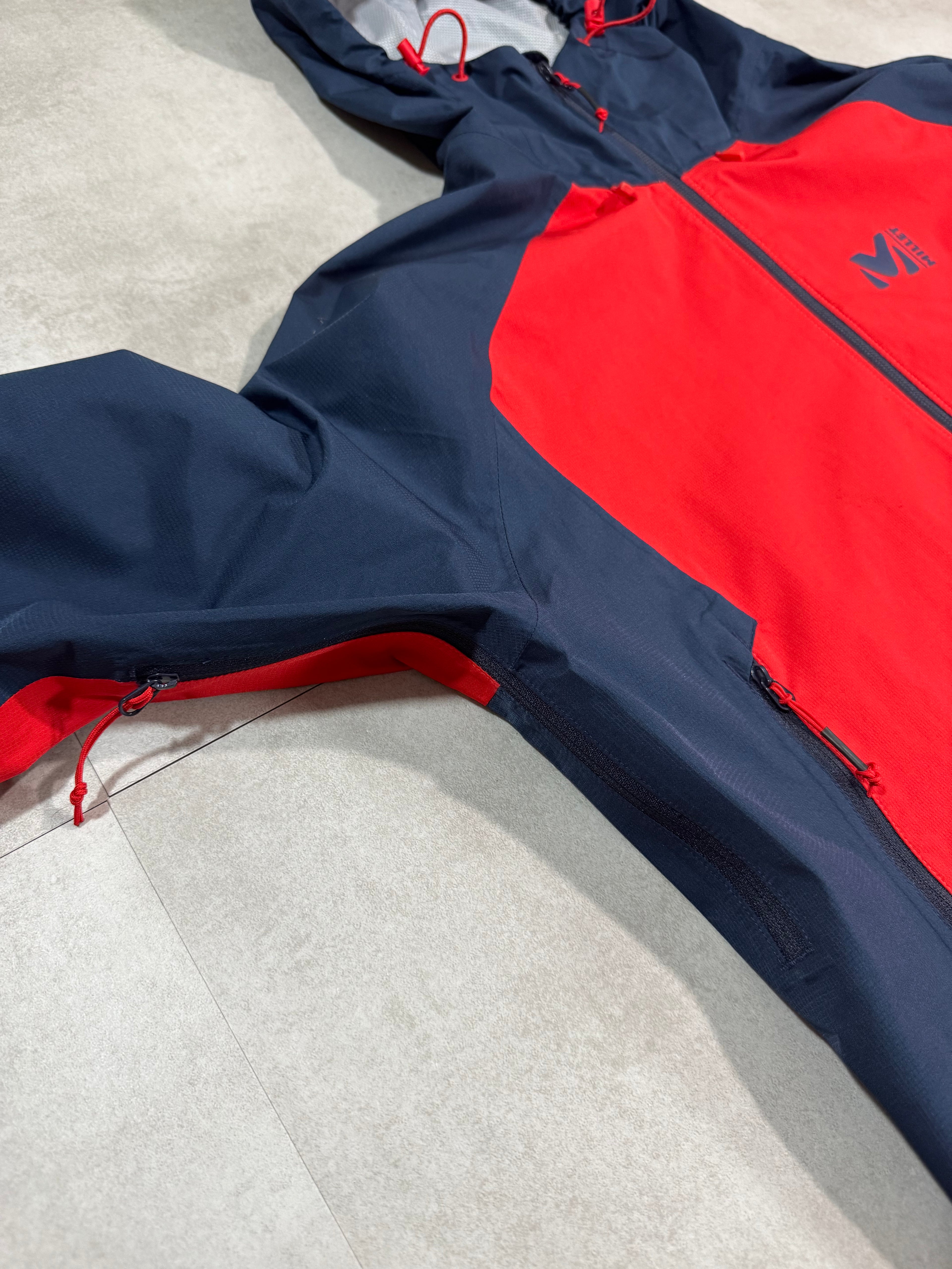 Hardshell  Millet 2,5L Fitz Roy III JKT 
 - Alpinisme / Randonnée / Trail - Taille L