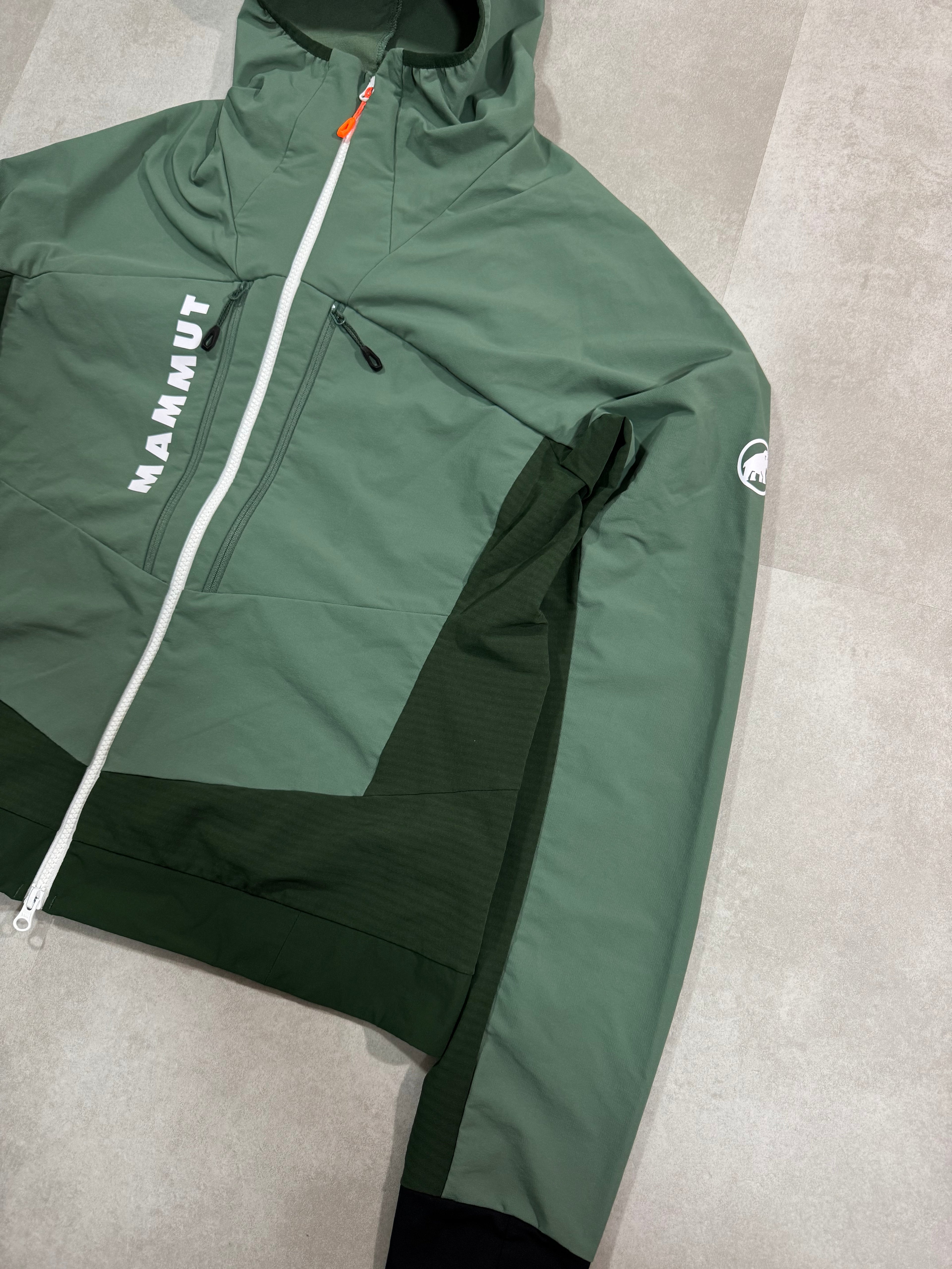 Veste Mammut Aenergy SO
Homme Hybrid Hooded Jacket
DWR YKK Vislon - Taille M