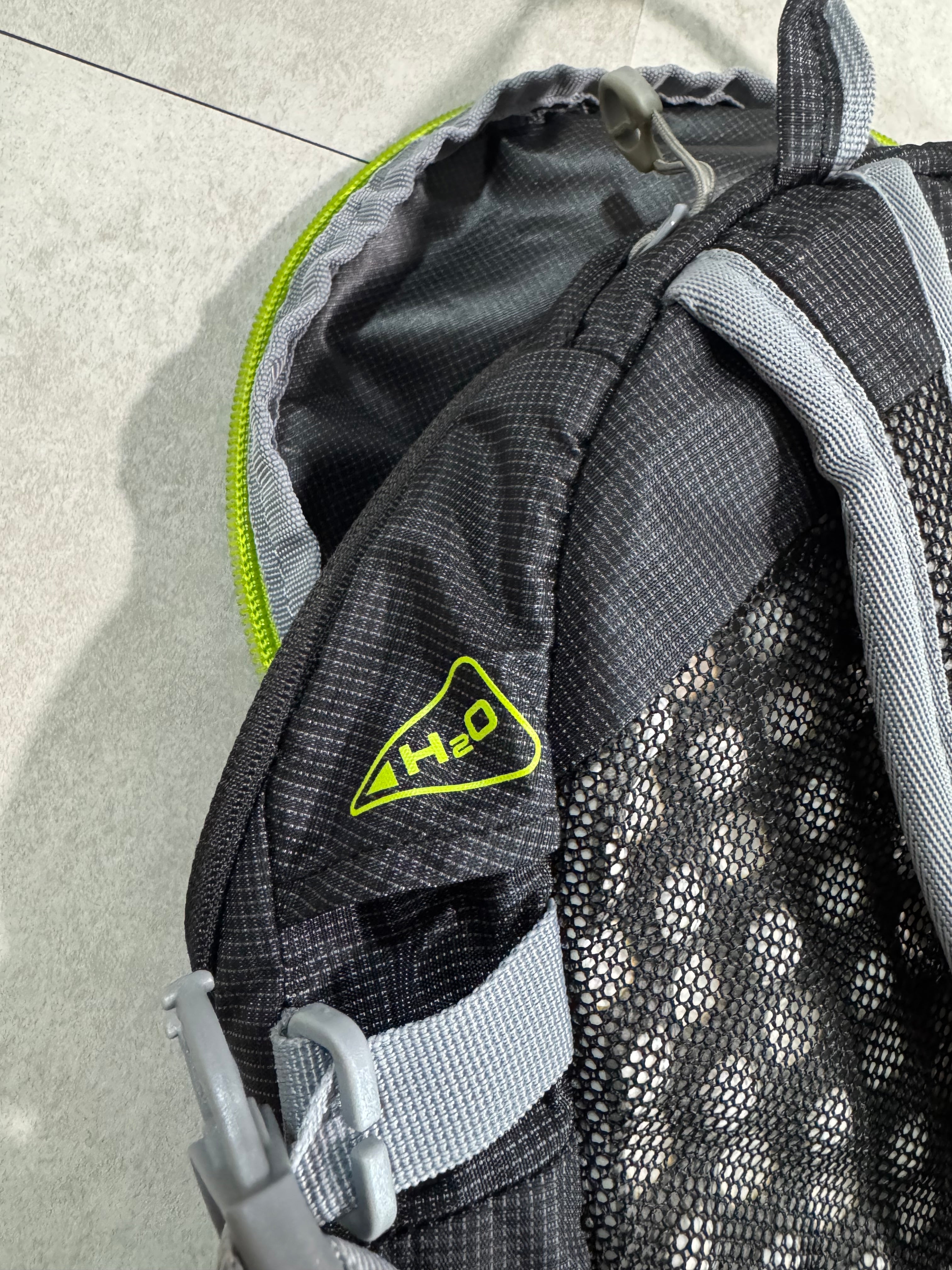 Sac à dos Lowe Alpine Strike 12 Air Contour® H2O® - Randonnée / Trail / Running - 12L