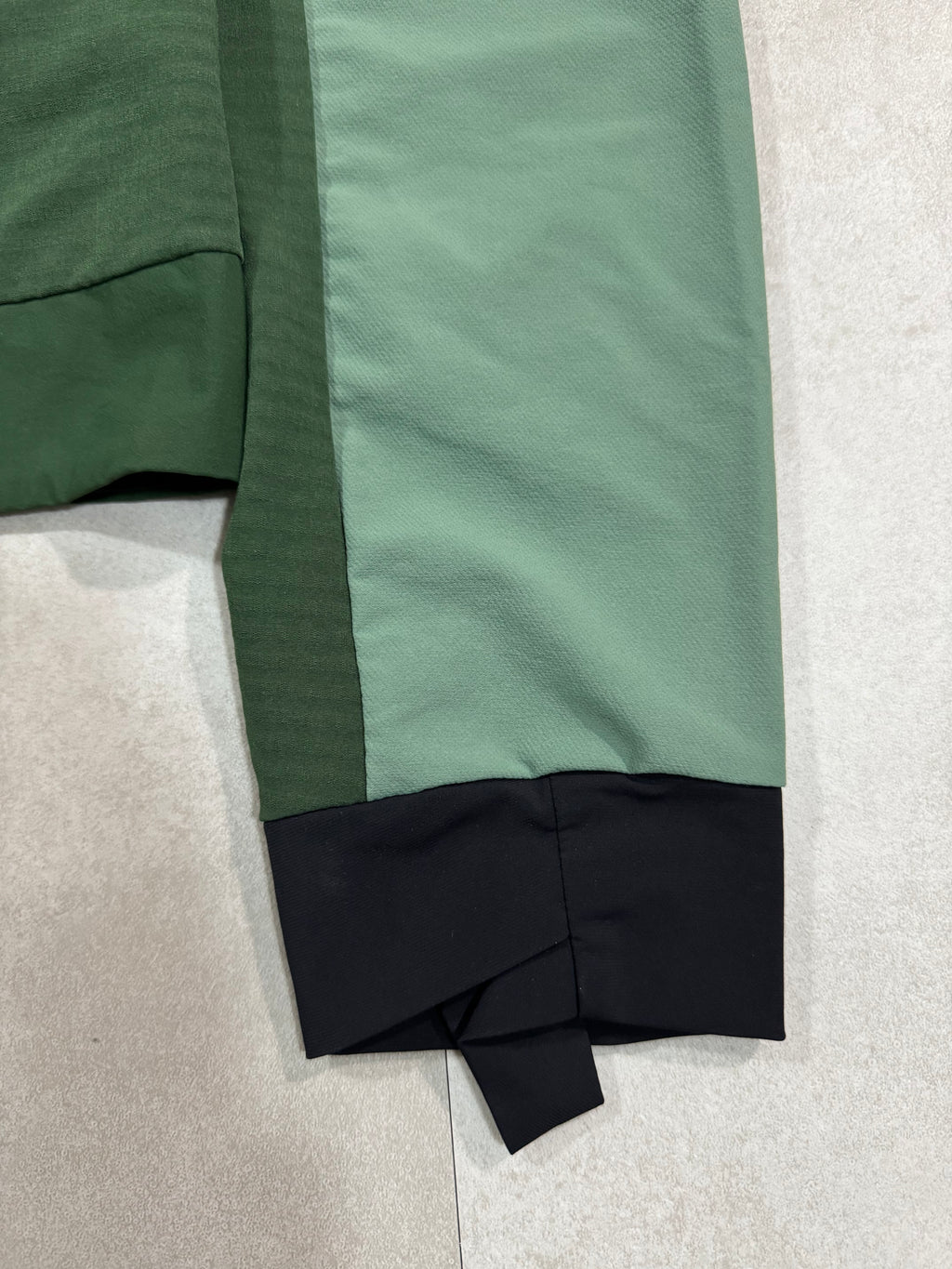 Veste Mammut Aenergy SO
Homme Hybrid Hooded Jacket
DWR YKK Vislon - Taille M