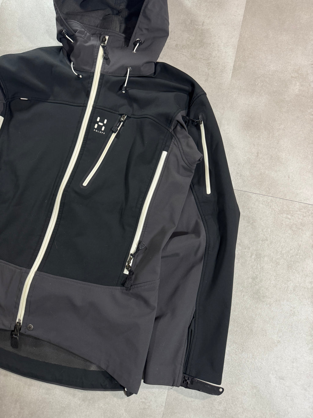 Veste alpinisme Haglöfs Recco Windstopper
YKK Dwr - Taille S