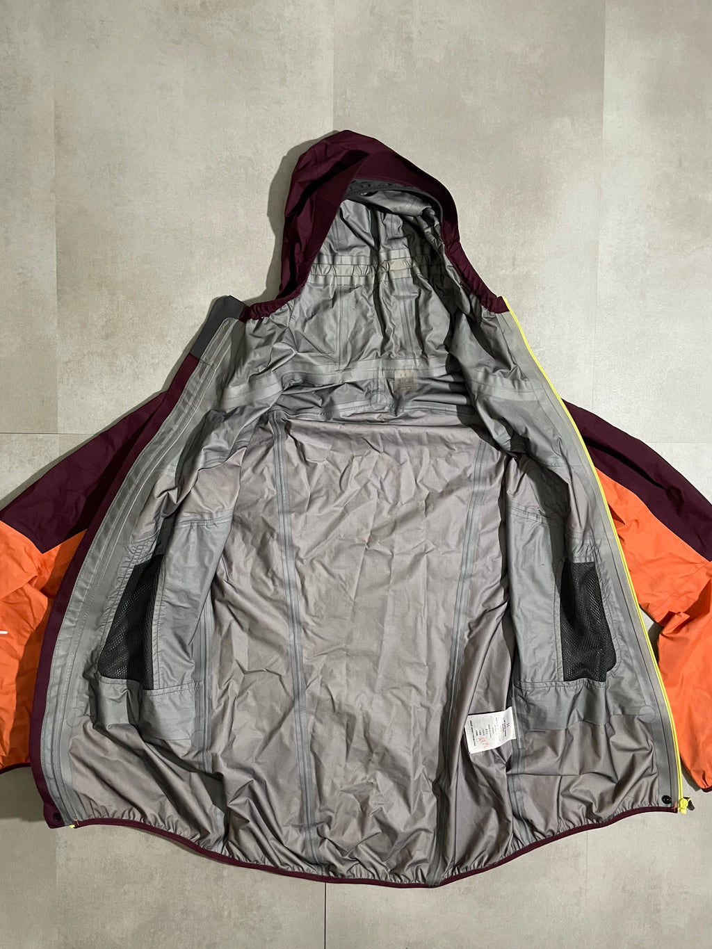 Hardshell 3L Haglöfs GoreTex LIM
Ykk - Taille Xs