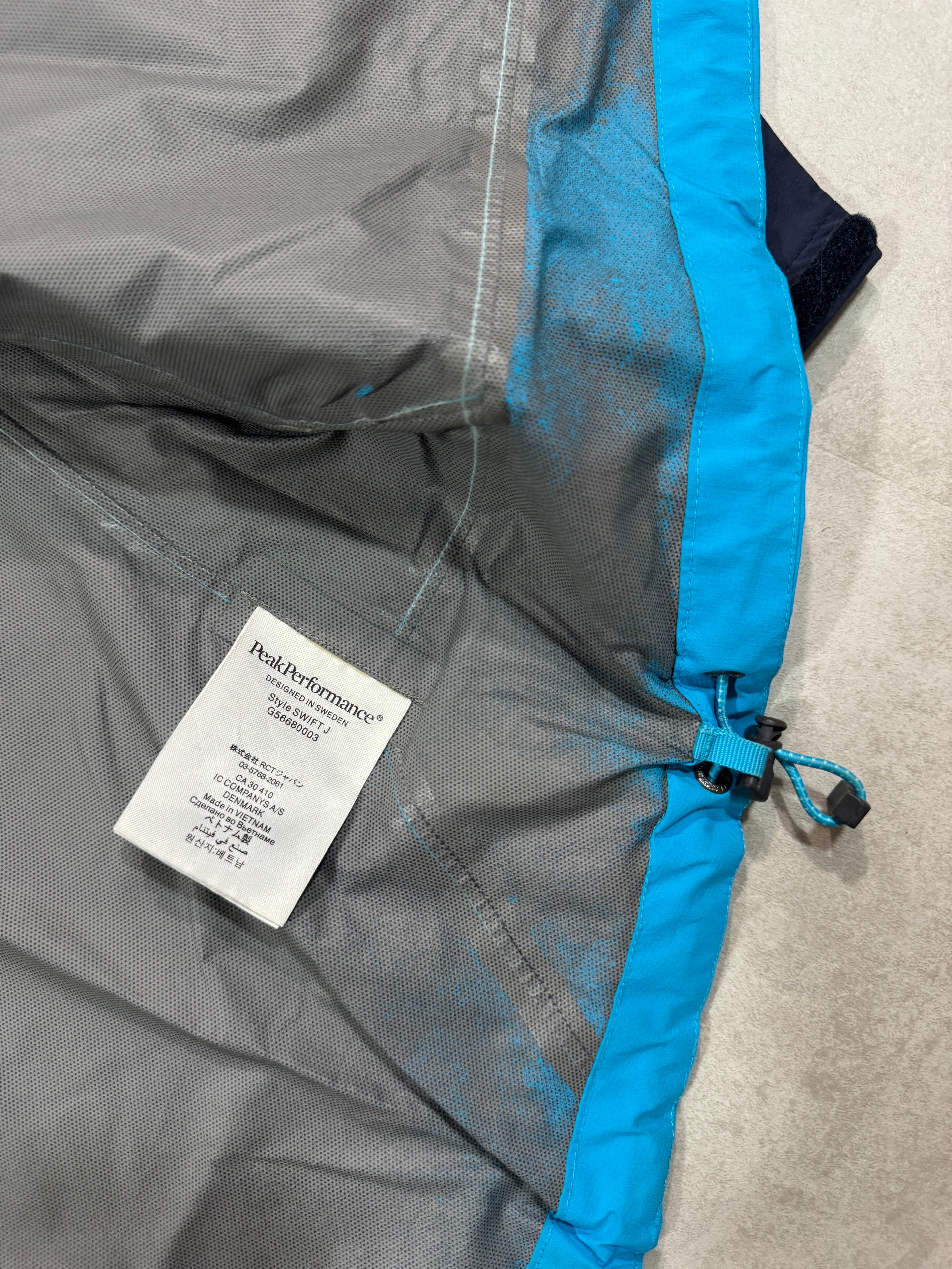 Hardshell 3L PeakPerformance
Swift J R&D Hipe Core + DWR - Taille M