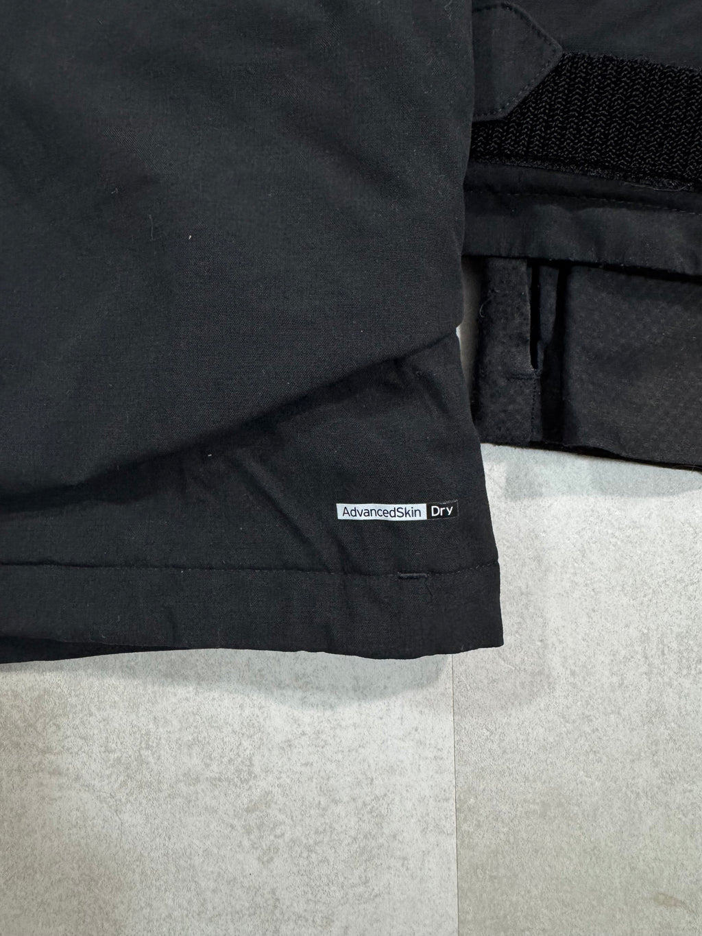 Veste de ski et snowboard Salomon
AdvancedSkin Dry YKK - Taille M