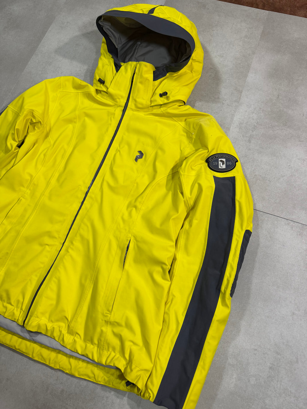 Veste de ski et Alpinisme
PeakPerformance Subadia W
ThermaCool Recco DWR YKK -
Taille L