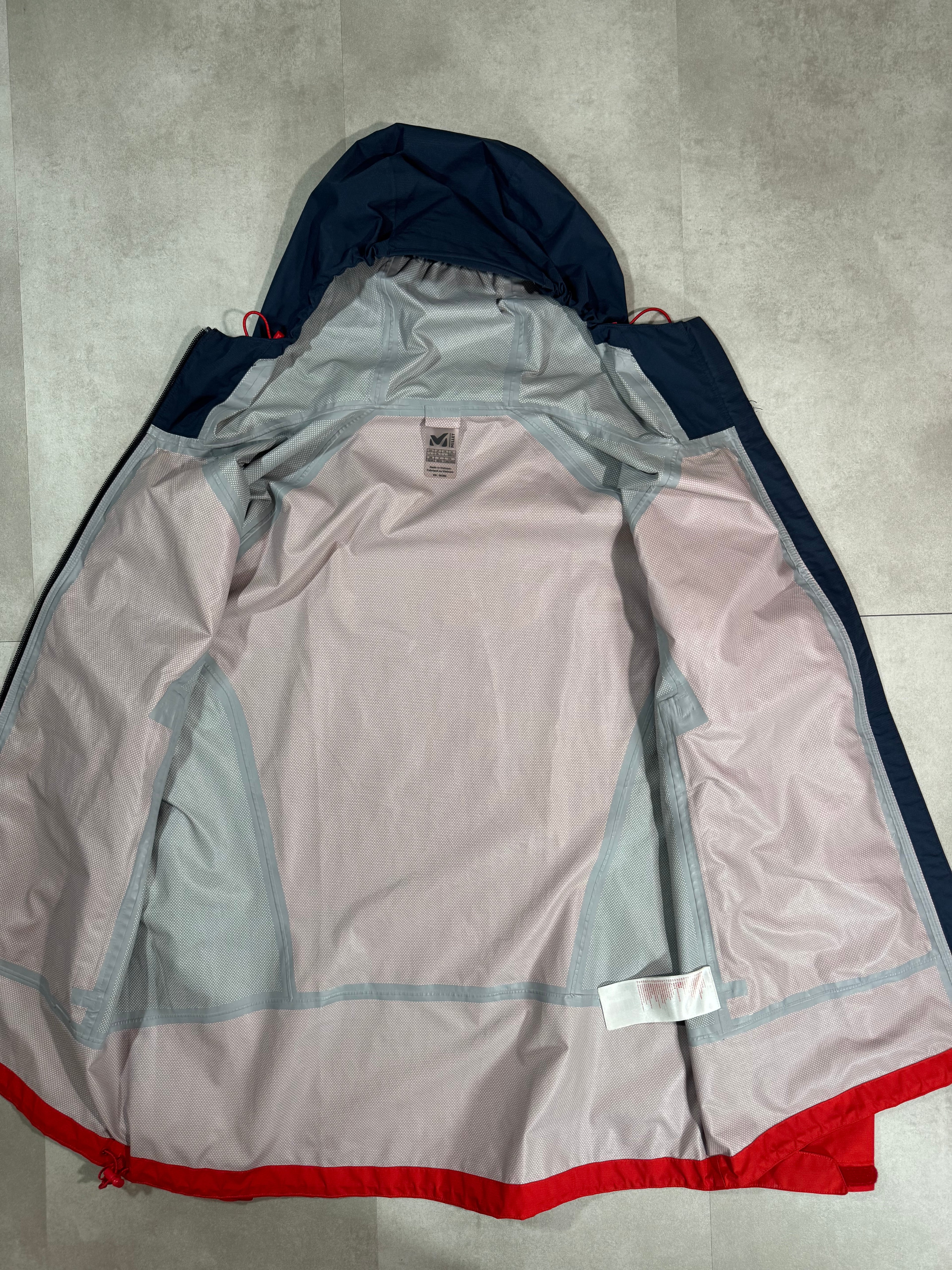Hardshell  Millet 2,5L Fitz Roy III JKT 
 - Alpinisme / Randonnée / Trail - Taille L