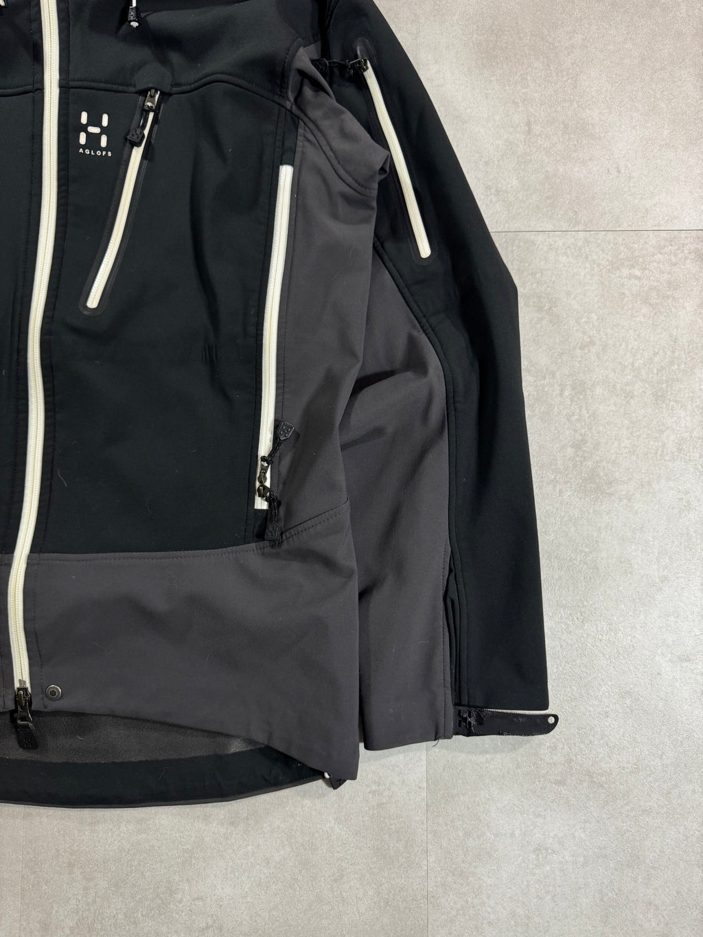 Veste alpinisme Haglöfs Recco Windstopper
YKK Dwr - Taille S