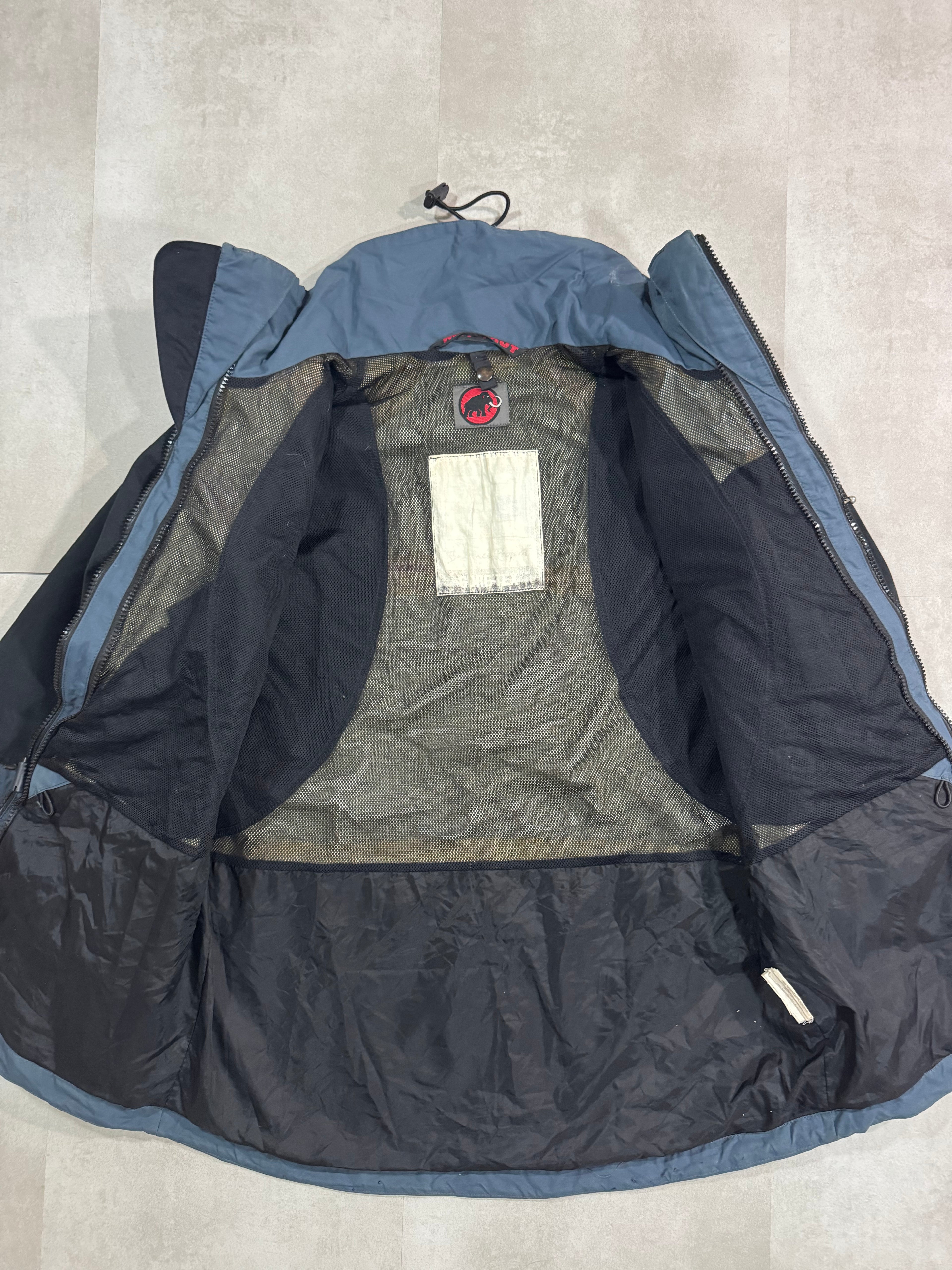 Hardshell 3L Mammut GoreTex
YKK Vislon - Taille S