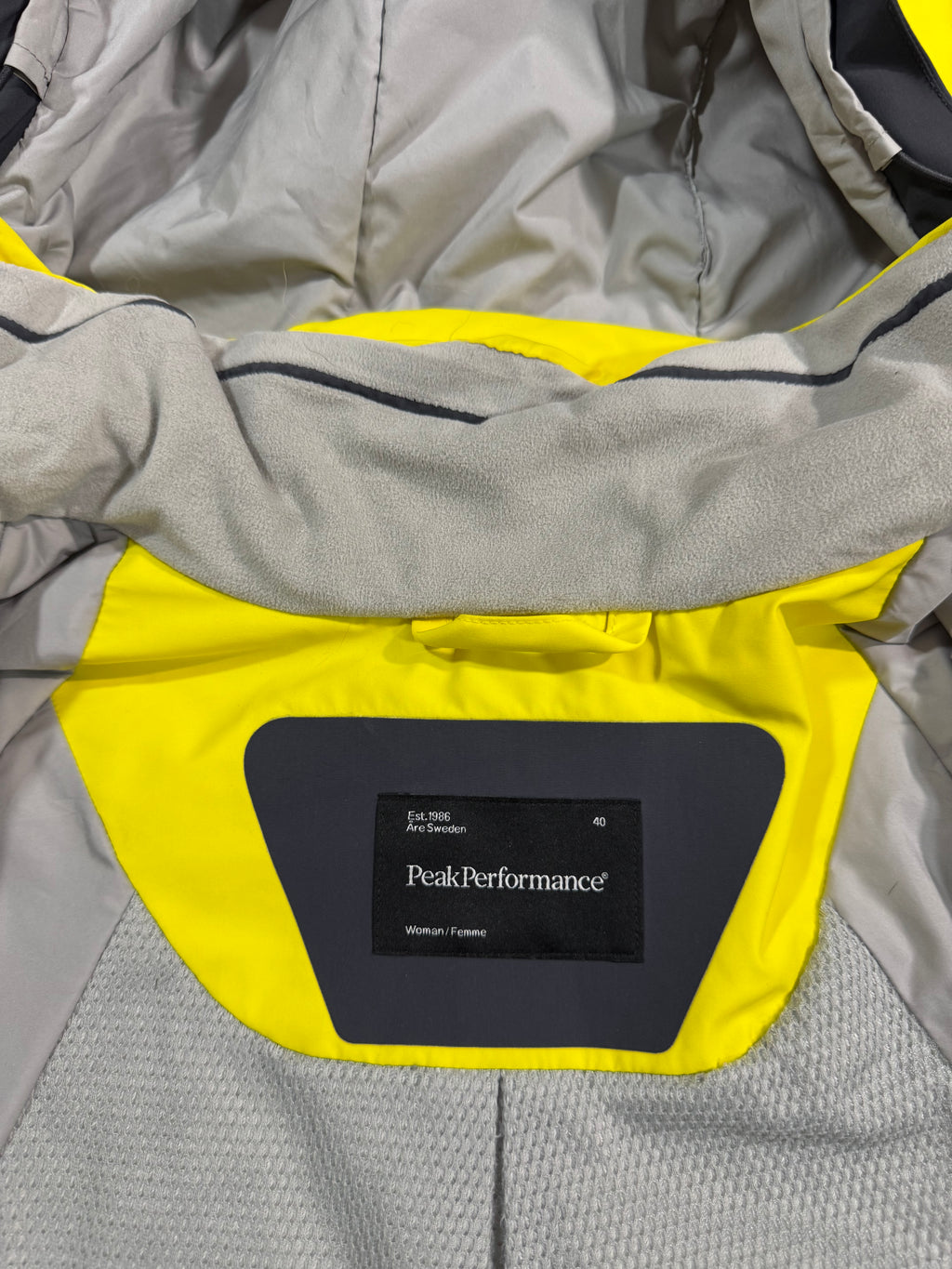 Veste de ski et Alpinisme
PeakPerformance Subadia W
ThermaCool Recco DWR YKK -
Taille L