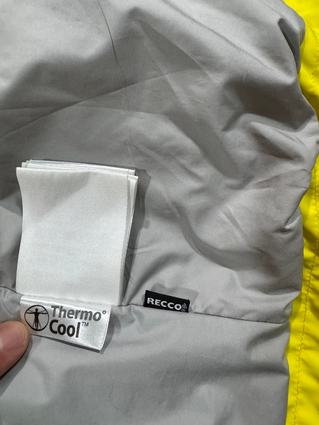 Veste de ski et Alpinisme
PeakPerformance Subadia W
ThermaCool Recco DWR YKK -
Taille L