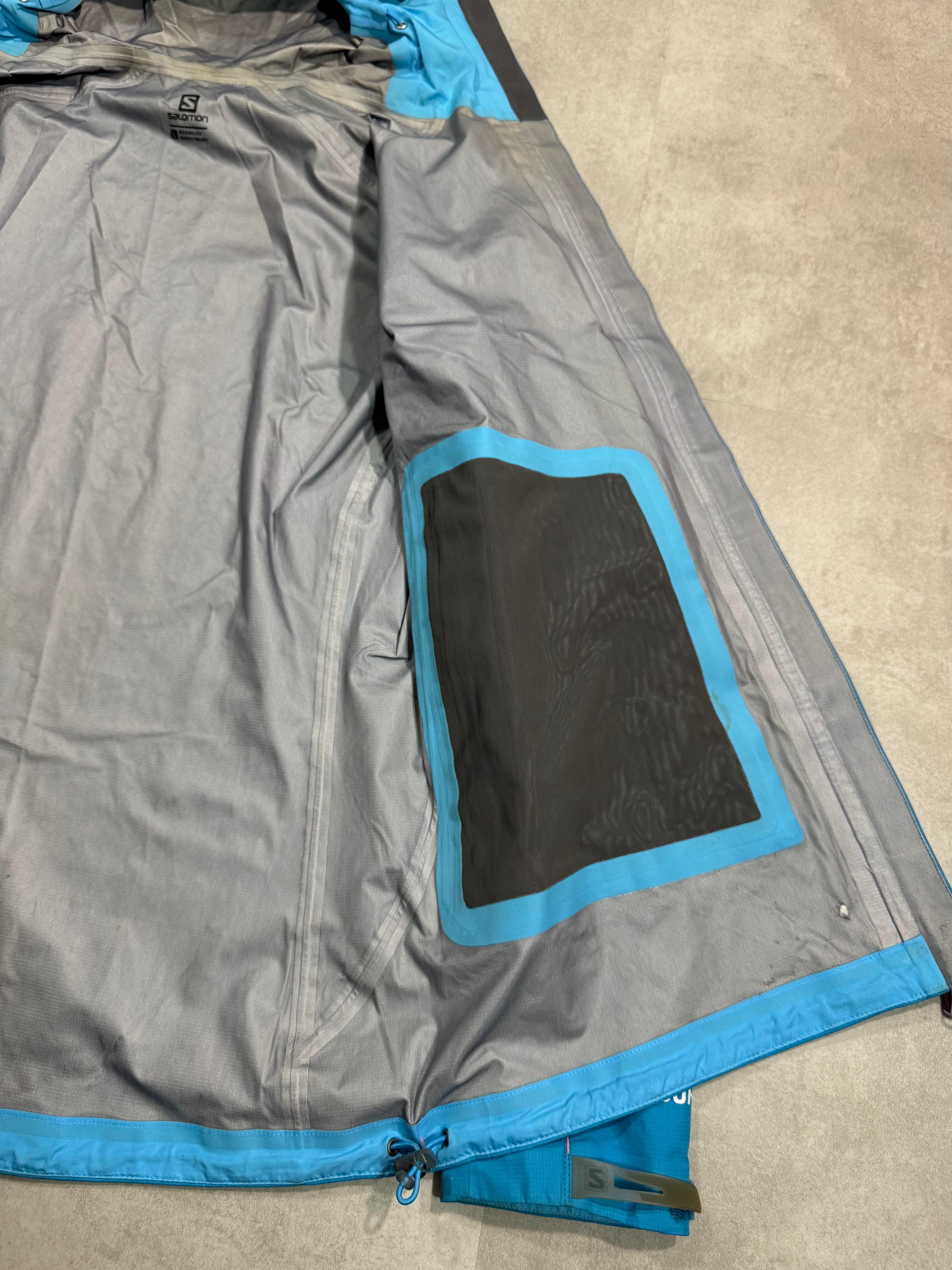 Hardshell 3L Salomon GoreTex
YKK - Taille L