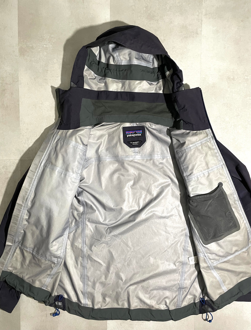 Hardshell 3L Patagonia Triolet
GoreTex YKK DWR - Taille S
