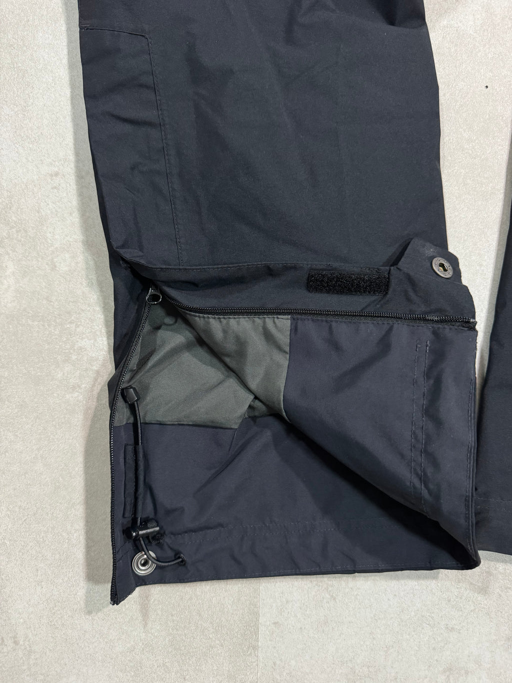 Pantalon de randonnée et
alpinisme Haglöfs GoreTex YKK
Astral GTX Pant - Taille XS