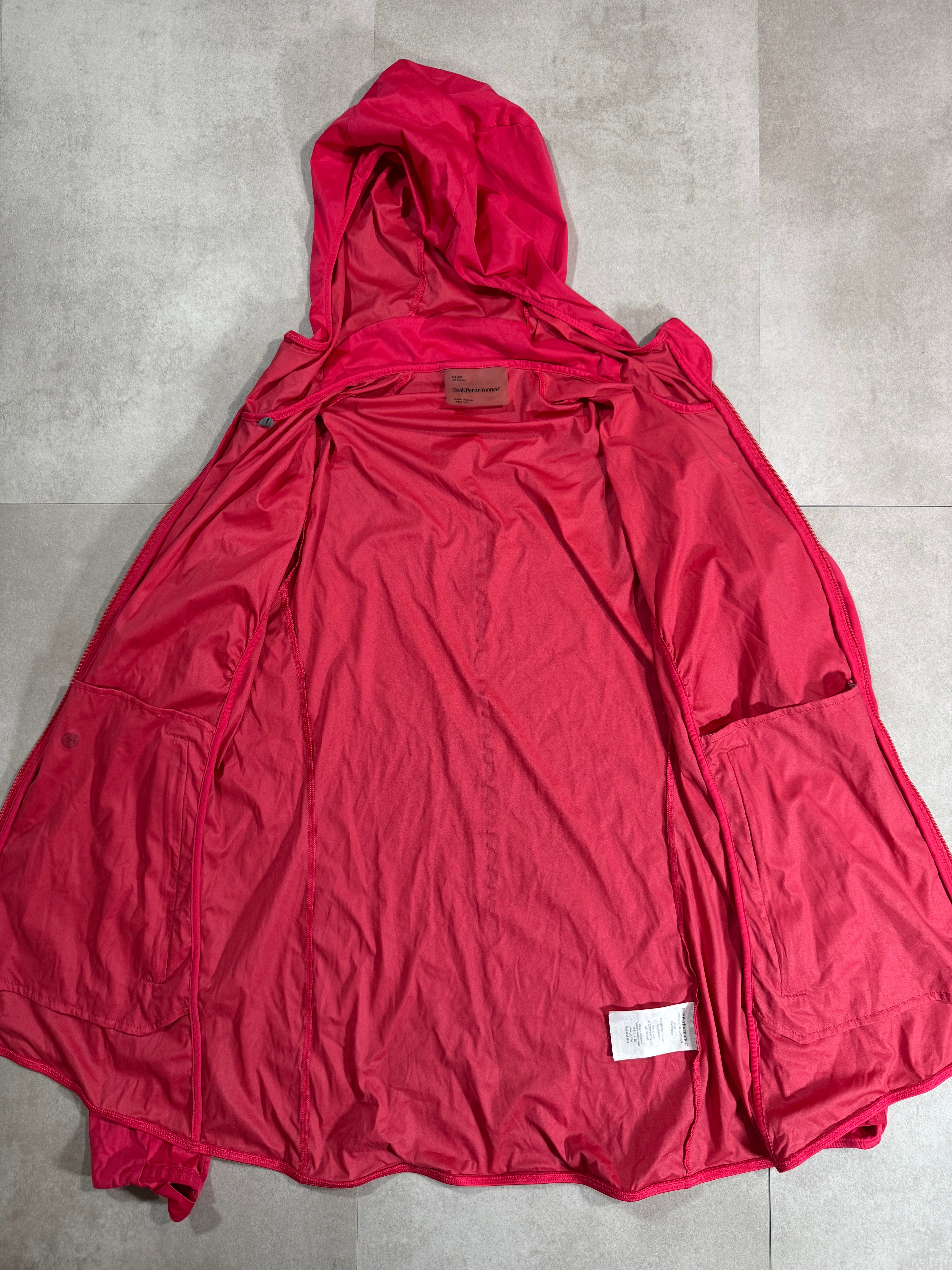 Coupe vent Peak Performance
R&D - Randonnée / Trail / Running - Taille 36
