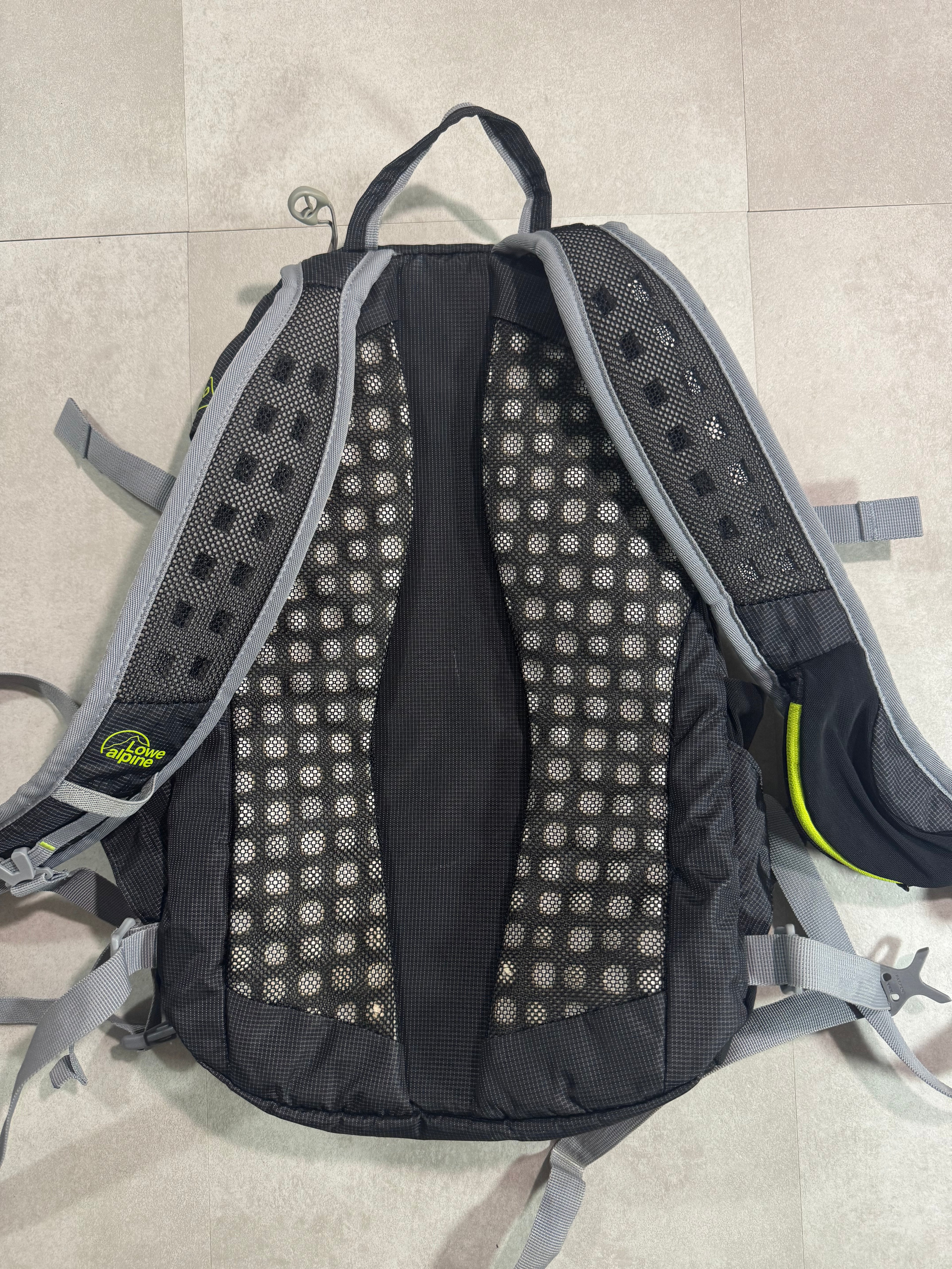 Sac à dos Lowe Alpine Strike 12 Air Contour® H2O® - Randonnée / Trail / Running - 12L