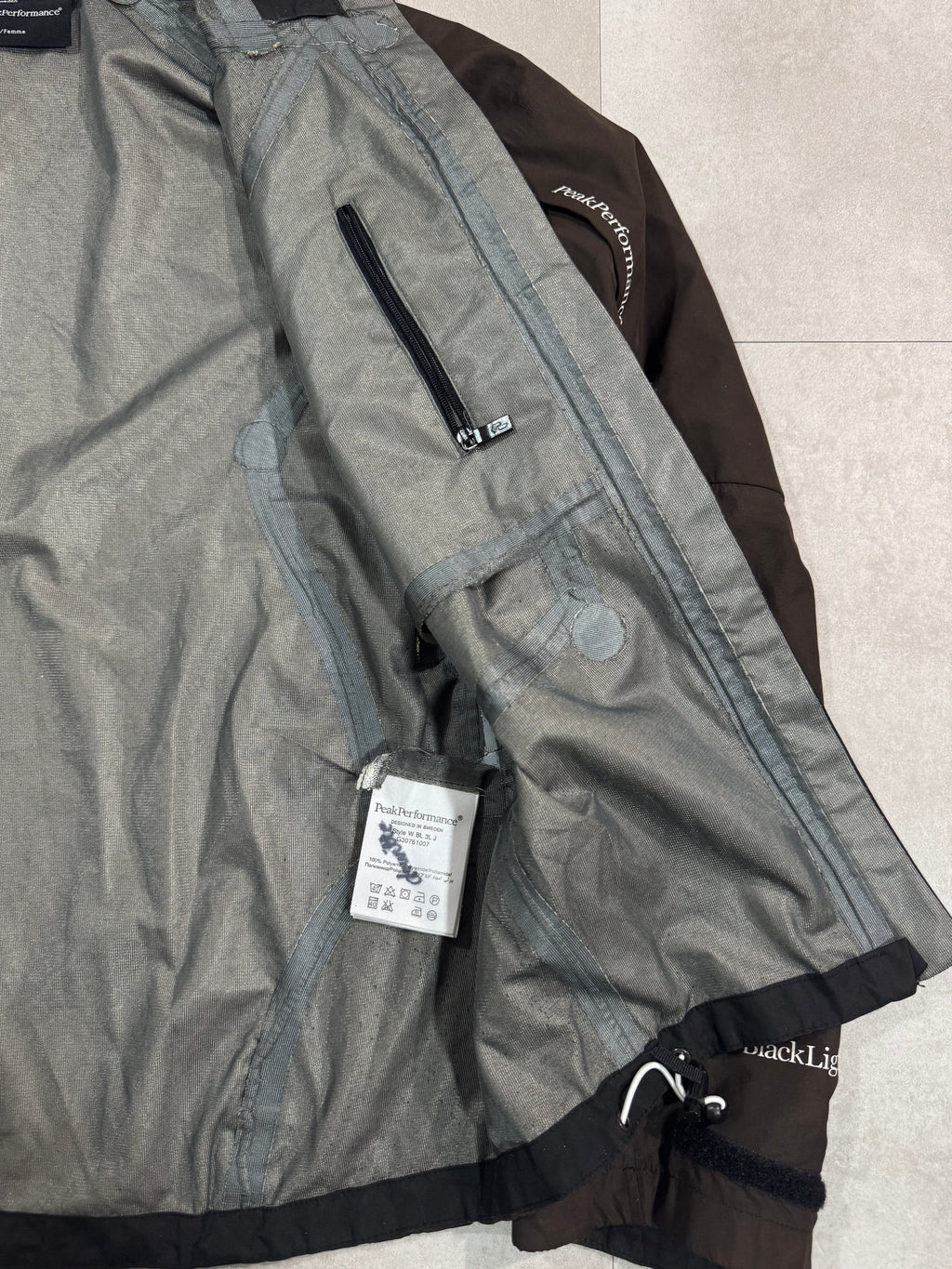 Hardshell 3L Peak Performance
BlackLight R&D DWR - Taille S