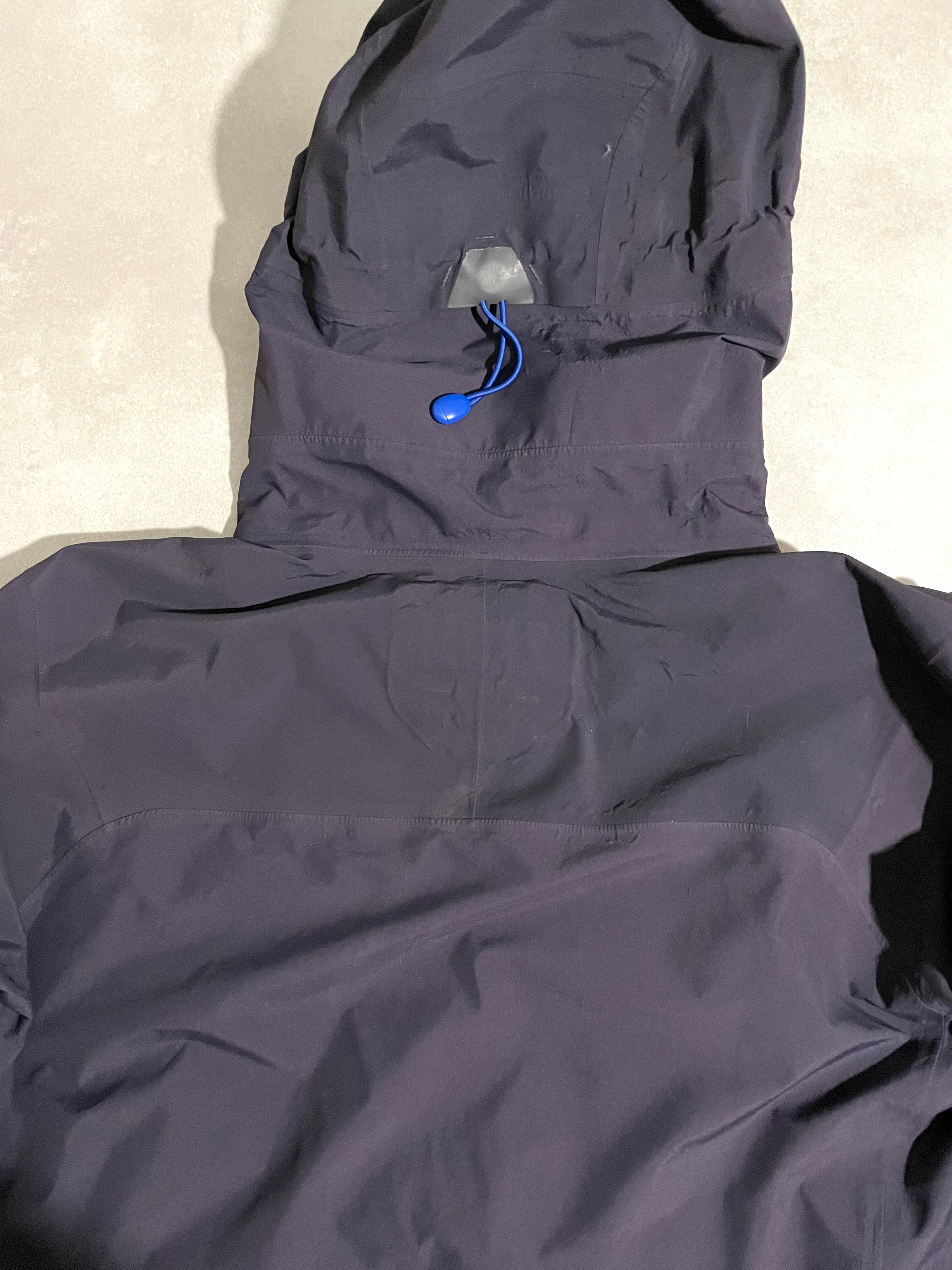 Hardshell 3L Patagonia Triolet
GoreTex YKK DWR - Taille S