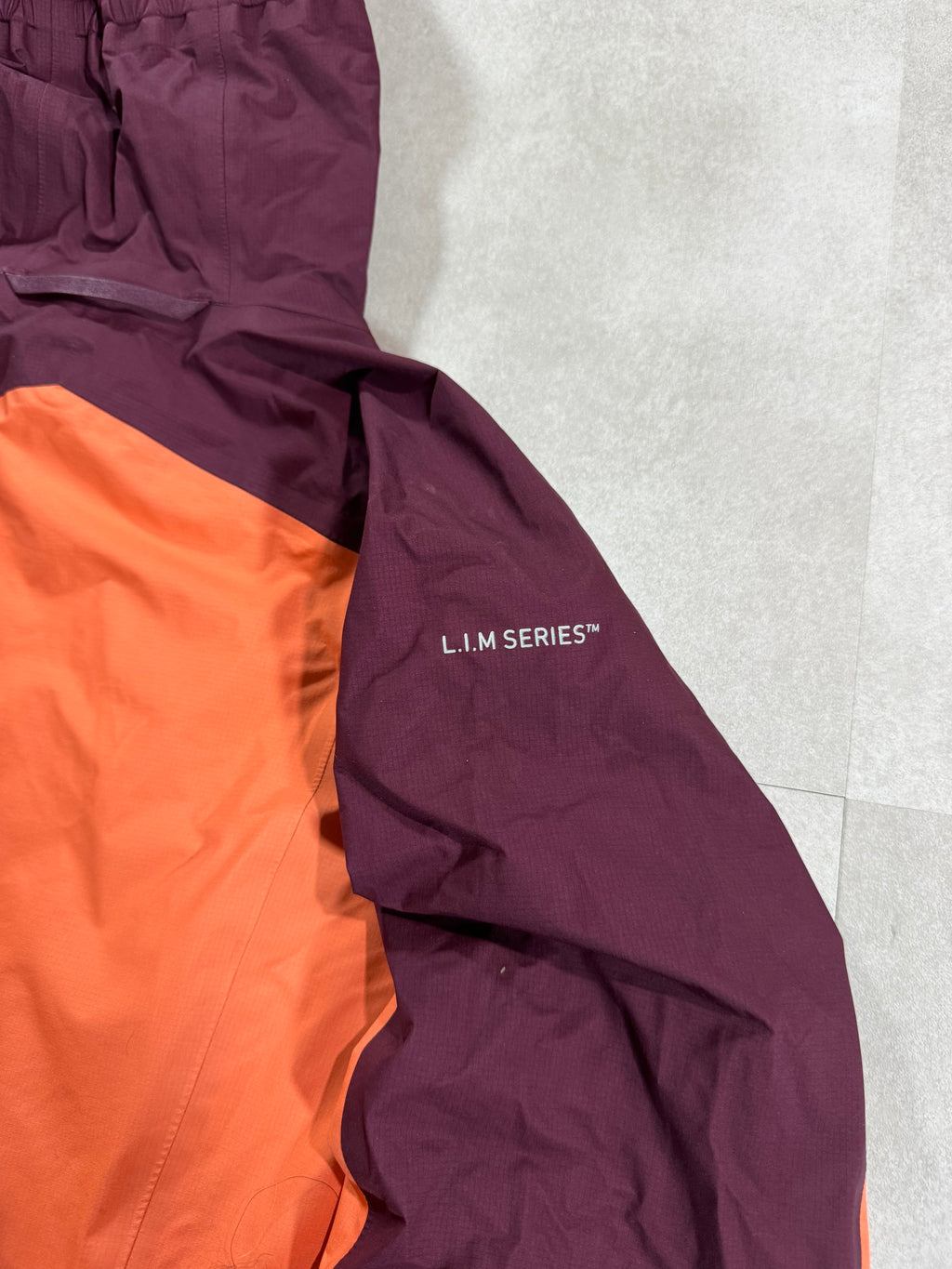 Hardshell 3L Haglöfs GoreTex LIM
Ykk - Taille Xs